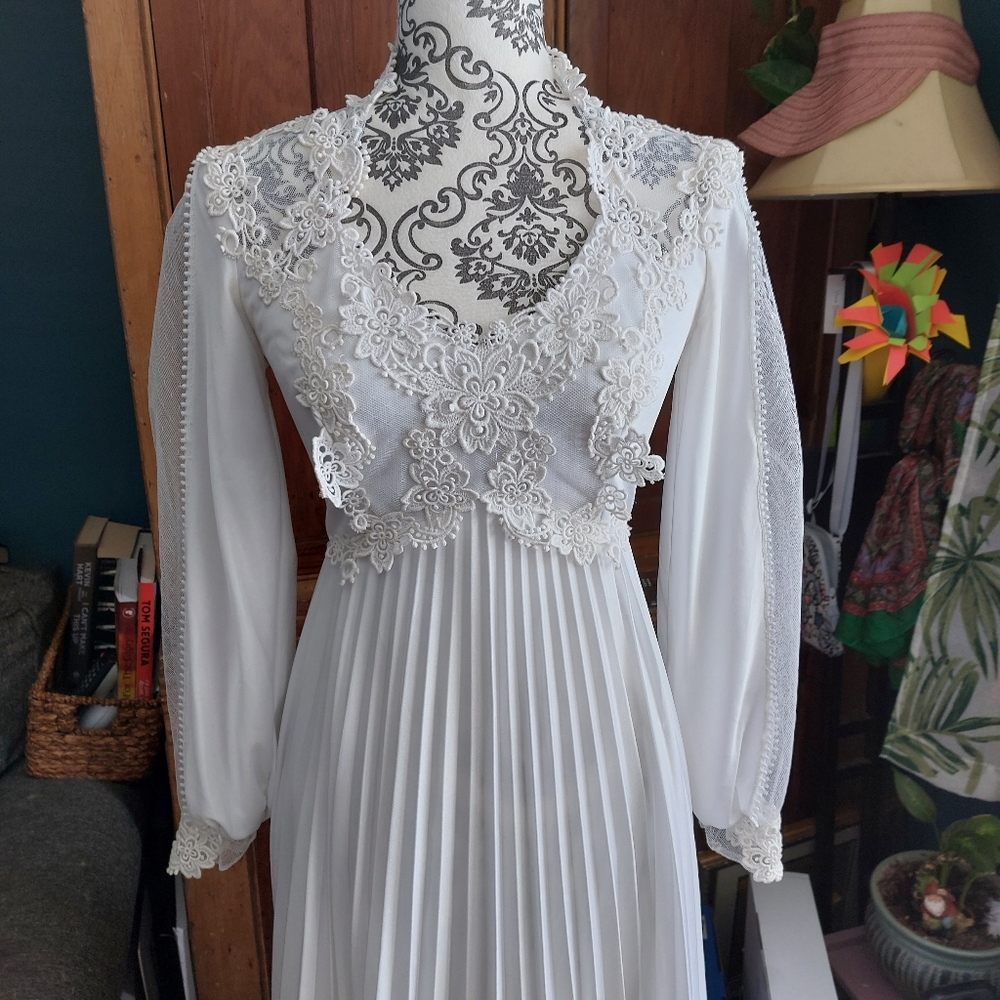 Vintage wedding gown, Short😊